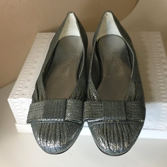 SALVATORE FERRAGAMO Metallic "Regale' Ballet Flats - NWOB ✧･ﾟ: *✧･ﾟ:* - Picture 4 of 13